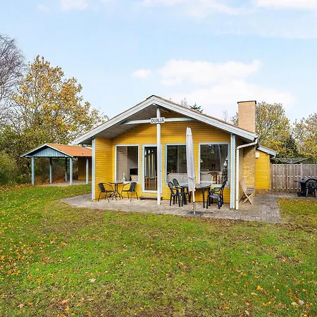 Charming Close To And Beautiful Beaches Дом отдыха