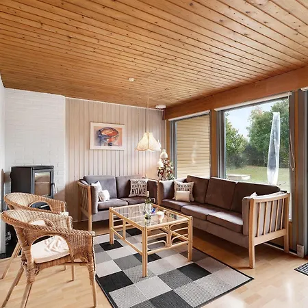 Charming Close To And Beautiful Beaches