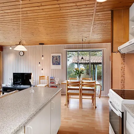 Cozy House Close To *