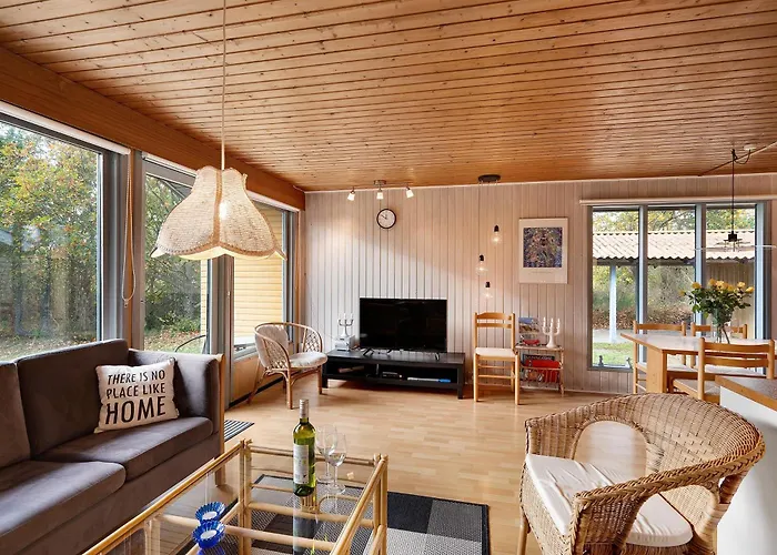 Charming Close To And Beautiful Beaches Дом отдыха *