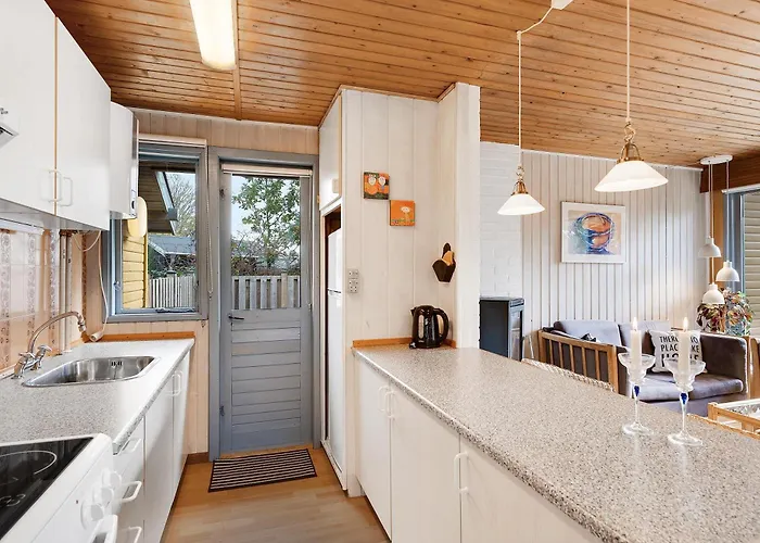 Дом отдыха Charming Close To And Beautiful Beaches