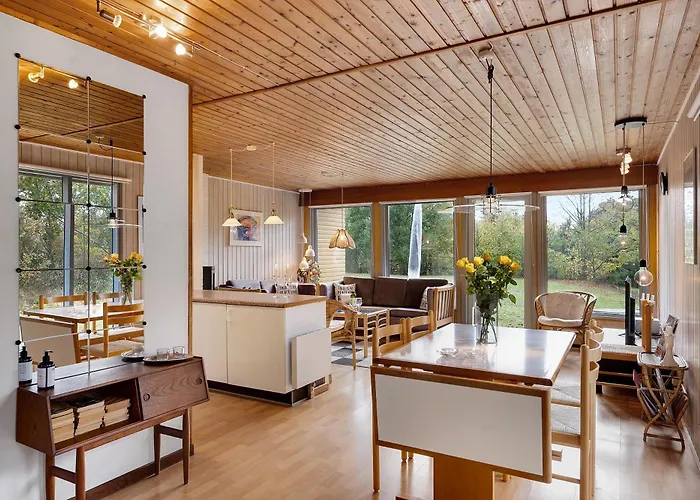 Charming Close To And Beautiful Beaches Дом отдыха *